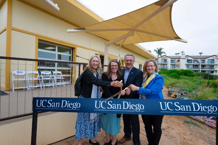 Edie Munk, wetlands advocate; Vice Chancellor for Research and Innovation Corinne Peek-Asa, San Diego City Council President Pro Tem Joe LaCava and Dean Kit Pogliano of the School of Biological Sciences prepare for the ribbon-cutting.